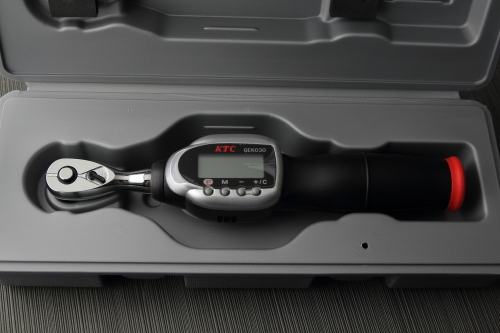 トルクレンチ KTC GEK030ーC3A 9.5sq.デジラチェ | KTCツールオフィシャルサイト