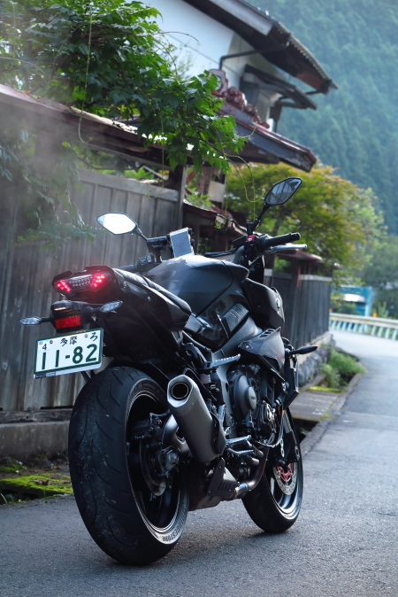 yamaha_mt10_end.JPG