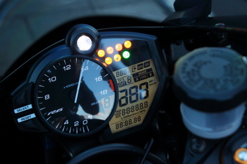 yzfr6_8_21.JPG