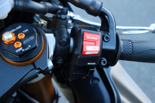 yzfr6_8_26.JPG