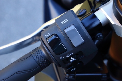 yzfr6_8_27.JPG