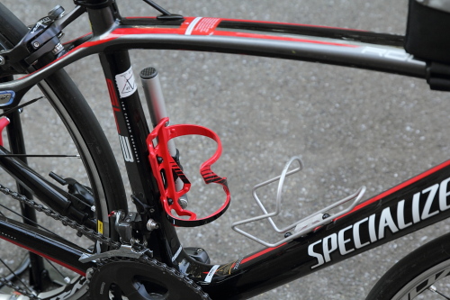 SPECIALIZED の横開きボトルケージZee Cage Leftを買ってみた
